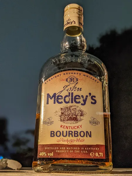 Immagine di John Medley'S Rich & Mild – 1 L – 40.0% vol.